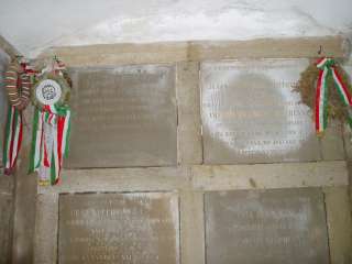 Nagycenk, Mauzóleum. Széchényi Ferenc és felesége sírja.jpg Nagycenk, Mauzóleum. Széchényi Ferenc és felesége sírja.jpg