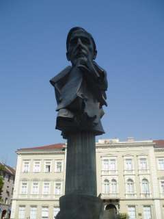 Szeged, Széchenyi tér: Klebelsberg Kunó emlékműve 1.kép.jpg Szeged, Széchenyi tér: Klebelsberg Kunó emlékműve 1.kép.jpg